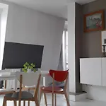 3 Rooms Apartment Business Rooftop View To Montmartre